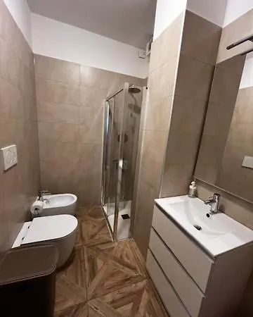 Emilbo' House Apartamento *